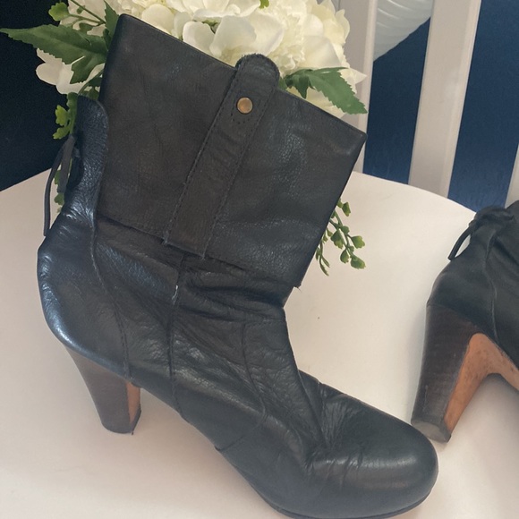 Roxy black genuine leather boots. - Picture 2 of 4